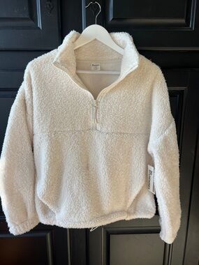 No Boundaries New With Tag Large Cream Sherpa